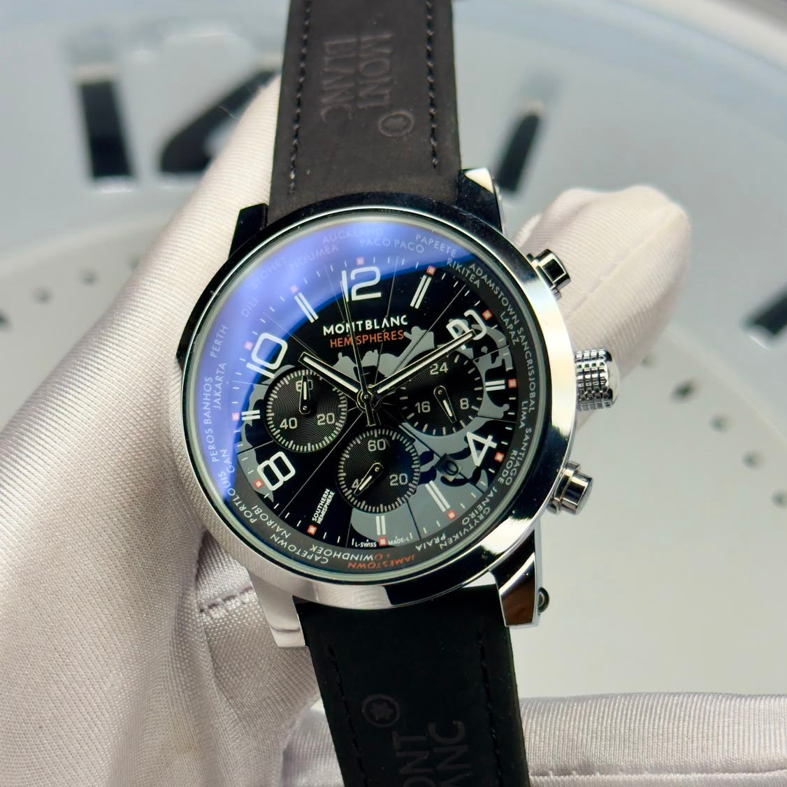 World map chronograph watch in midnight black with leather strap – ZENO