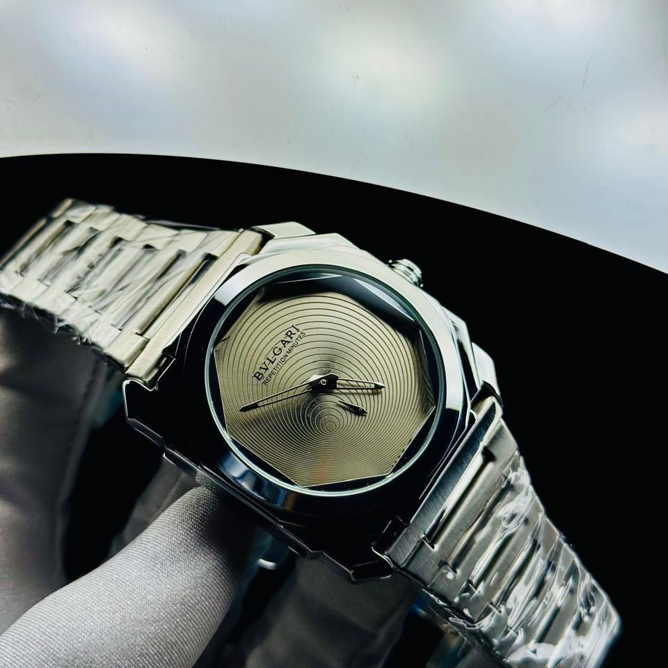 Octagonal watch with off-white spiral dial and steel bracelet – ZENO