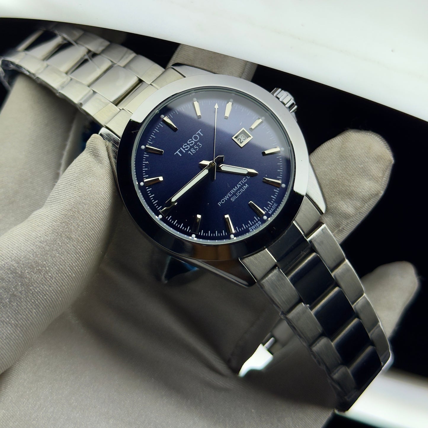 Sunburst dial dress watch in royal blue with steel bracelet – ZENO