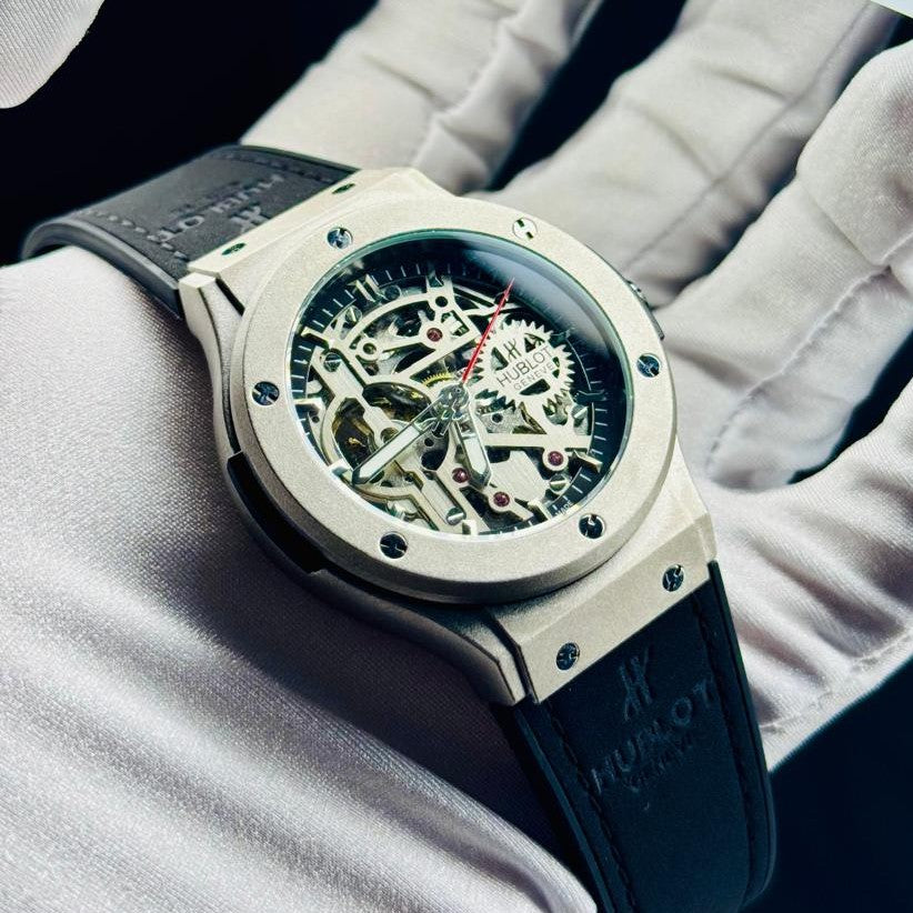 Skeleton dial automatic watch with black leather and rubber strap – ZENO